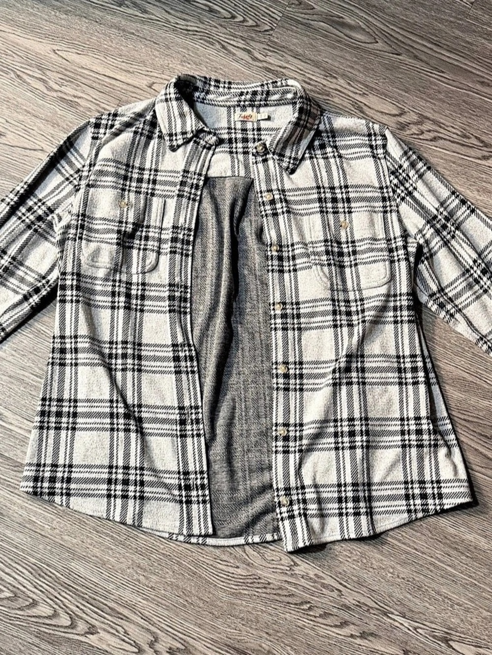 Fabulous Plaid Shirt Jacket in Gray & Black Size Medium